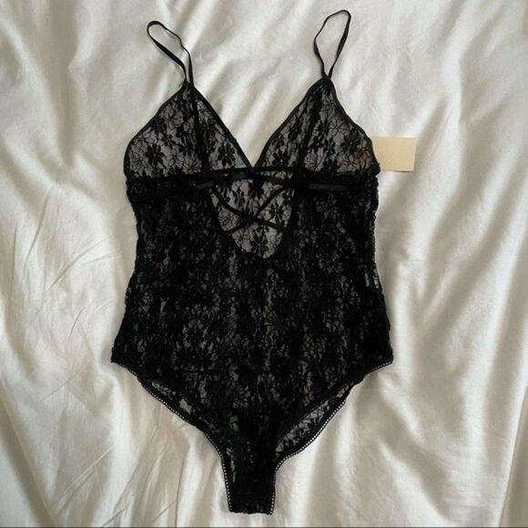 Azalea Sia Lace Bodysuit - Picture 8 of 10